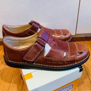Spring Step NIB Men’s Tan Leather Sandals size 43/9